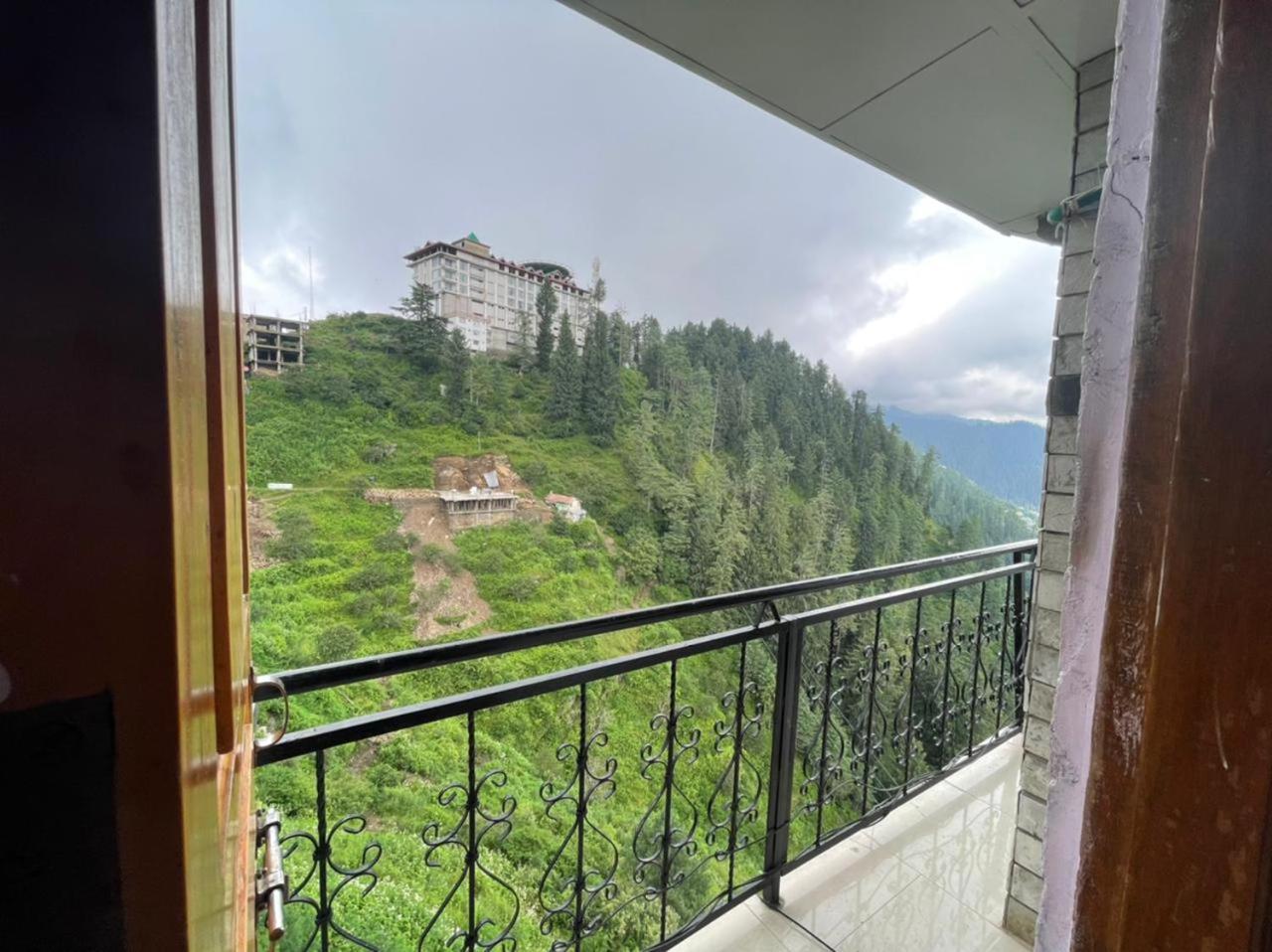 Hotel Snowflake ناركاندا الغرفة الصورة